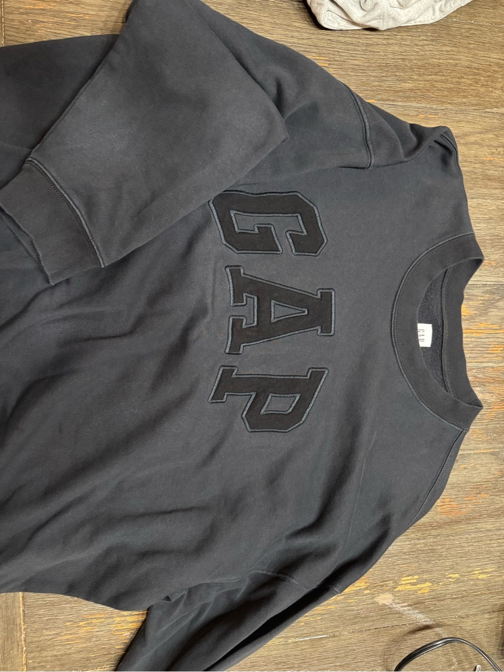 GAP Black Crewneck Sweatshirt